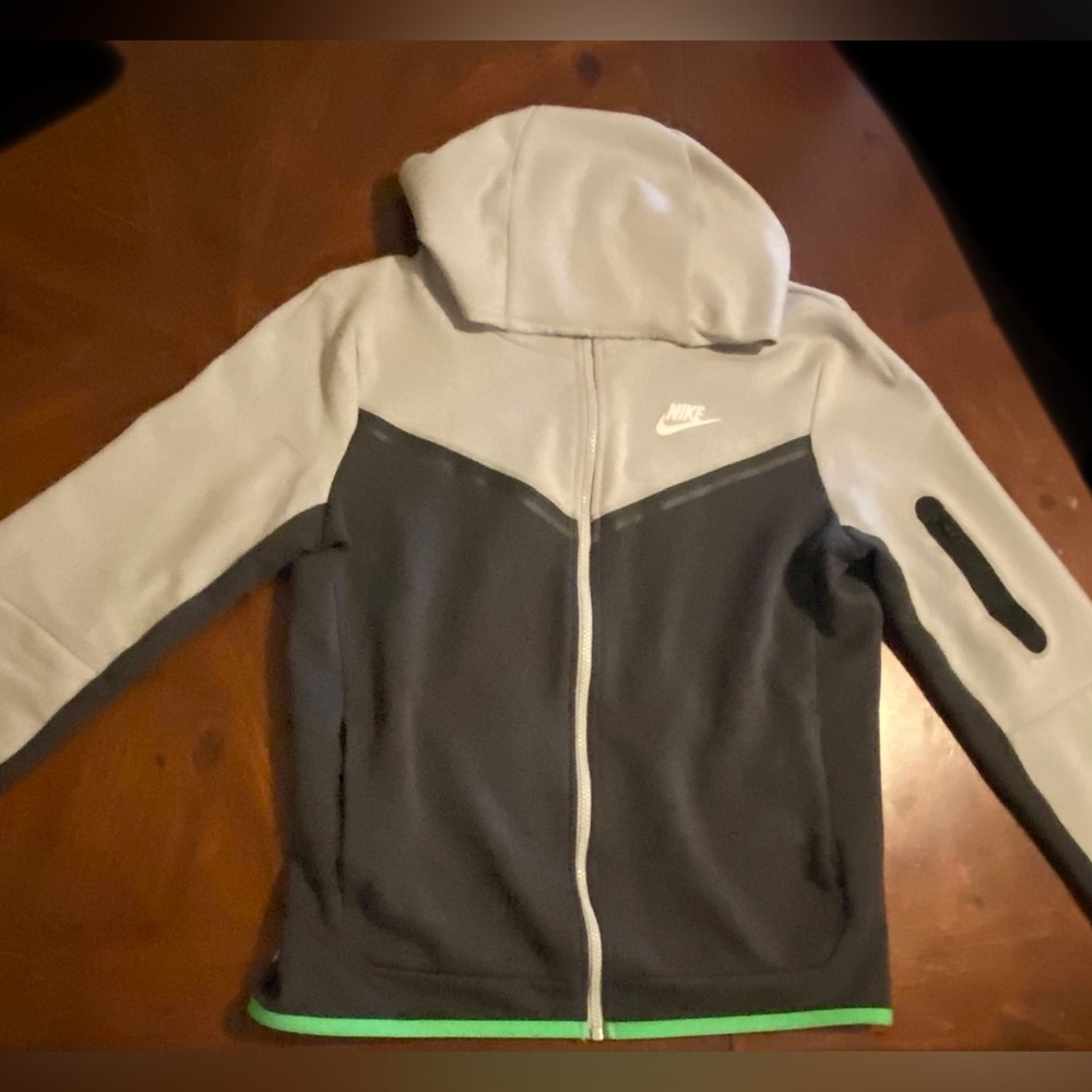 Nike Tech